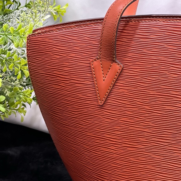 Louis Vuitton
Epi Leather Saint Jacques GM Vintage  SOLD - Picture 2 of 15